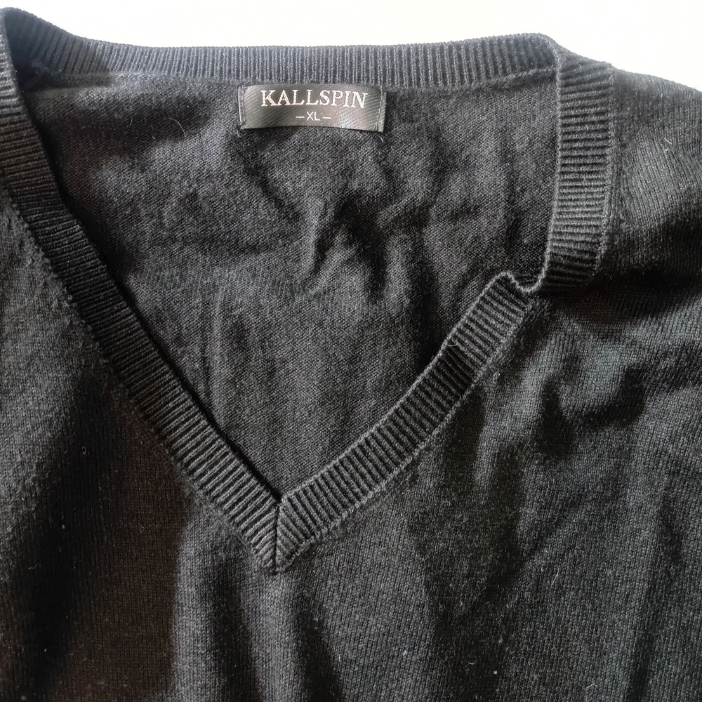 Men's Classic Black Crewneck Sweater